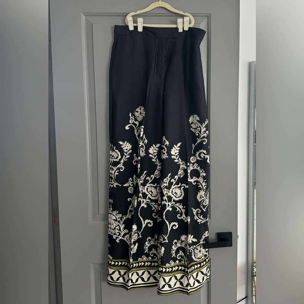 Zara wide leg printed pants with tag size large